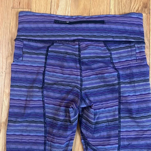Lululemon sz 6 Pace Rival Crop
Space Dye Twist Ultra Violet Multi / Naval Blue - Picture 4 of 14